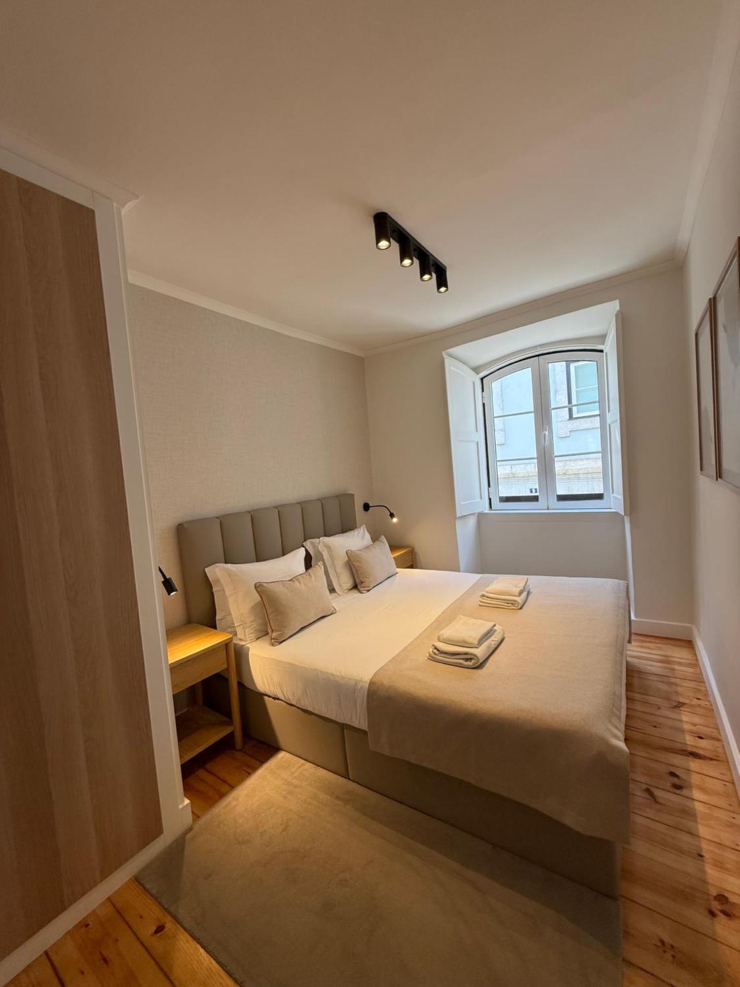 C1 Remodeld Beautiful Charming 2Br Apartment - Bairro Alto Lisbon Bagian luar foto